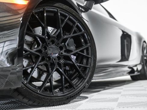 Used 2012 Audi R8 V10 w/ Enhanced Leather Pkg image 10