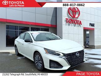 Used 2024 Nissan Altima 2.5 SV video 1