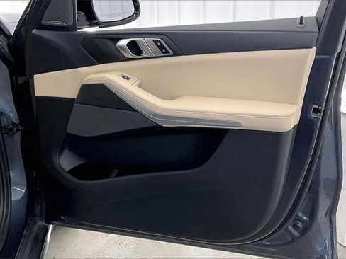 Used 2022 BMW X5 xDrive45e image 22