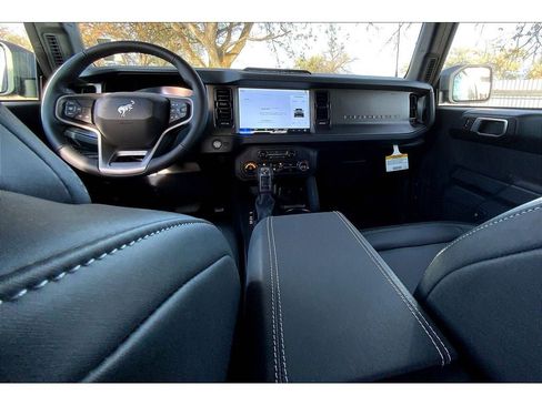 New 2025 Ford Bronco Badlands w/ Sasquatch Package image 7