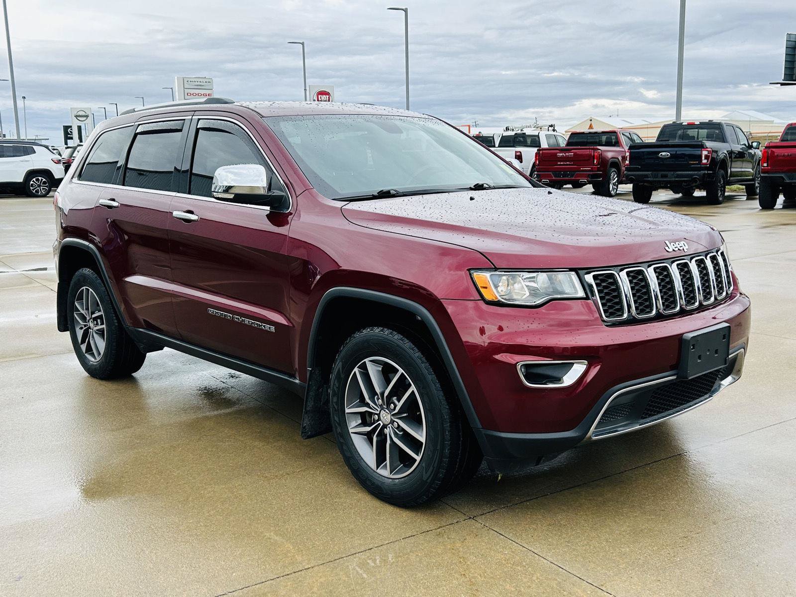 Used 2018 Jeep Grand Cherokee Limited AWD/4WD image 2