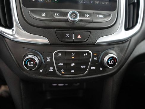 Used 2022 Chevrolet Equinox LT AWD/4WD image 19