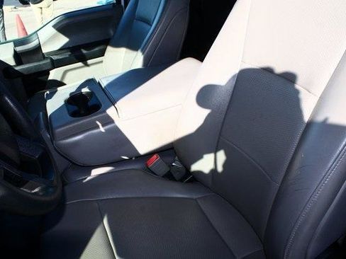 Used 2020 Ford F150 XL w/ Trailer Tow Package image 4