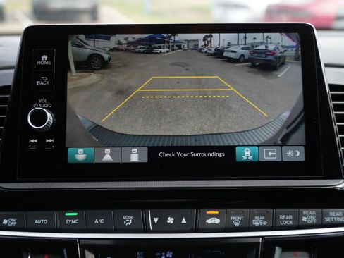 Used 2025 Honda Odyssey Touring image 29