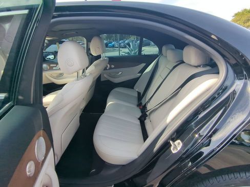Certified 2022 Mercedes-Benz E 350 Sedan image 5
