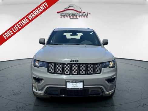 Used 2021 Jeep Grand Cherokee Laredo X AWD/4WD image 2