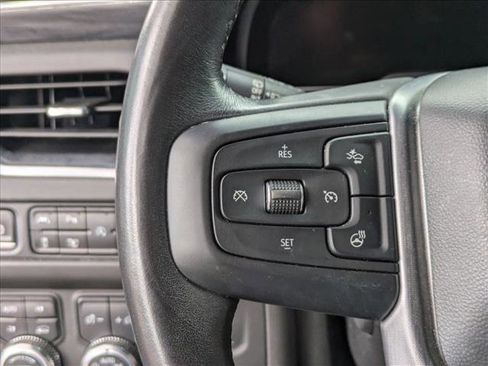 Used 2022 GMC Yukon SLT w/ SLT Premium Package image 10