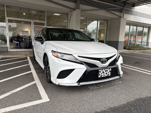 Used 2019 Toyota Camry XSE w/ Navigation Package FWD image 7