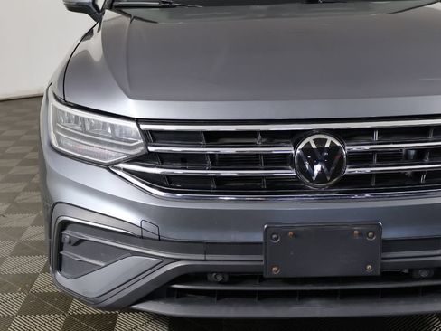 Used 2024 Volkswagen Tiguan SE w/ Panoramic Sunroof Package AWD/4WD image 13