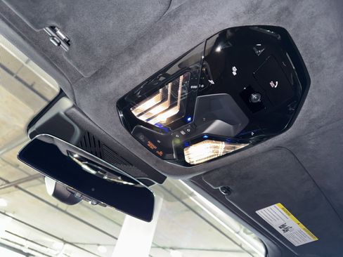 Used 2026 BMW 740i w/ Premium Package image 32