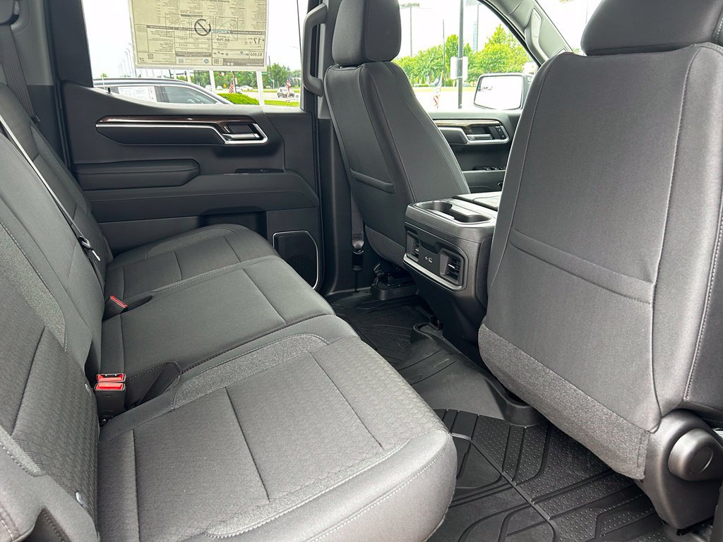 New 2026 Chevrolet Silverado 1500 RST w/ Dark Appearance Package AWD/4WD image 21