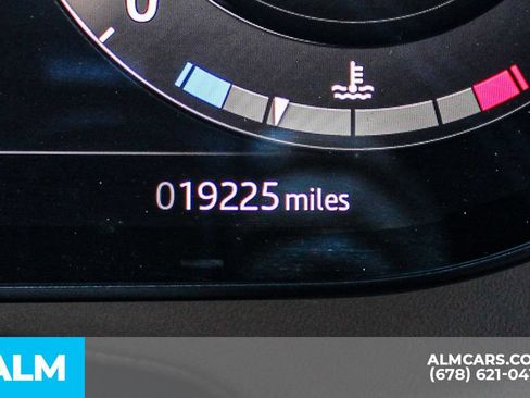 Used 2024 Land Rover Range Rover Long Wheelbase SE AWD/4WD image 40
