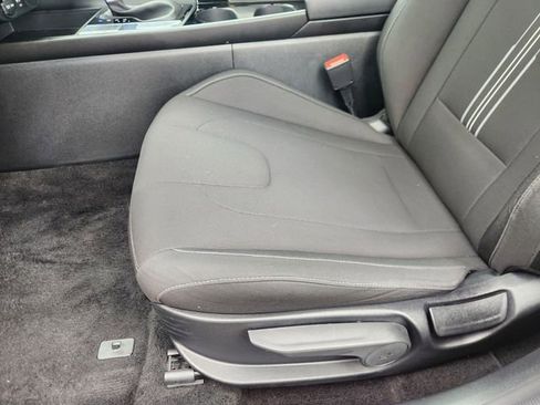 Used 2025 Hyundai Elantra SEL FWD image 23