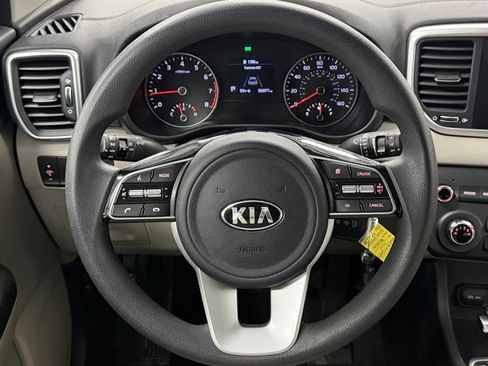 Used 2020 Kia Sportage LX image 16