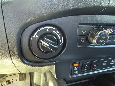 Used 2022 Nissan Frontier SV AWD/4WD image 23