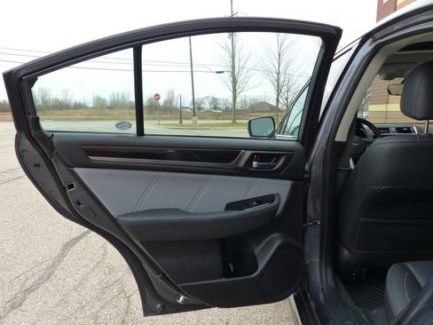 Used 2017 Subaru Legacy 2.5i Sport image 36