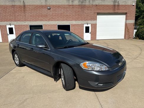 Used 2011 Chevrolet Impala LT FWD image 3