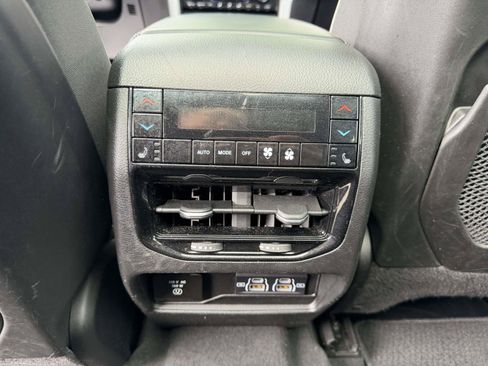 Used 2023 Jeep Grand Cherokee L Summit w/ Advanced Protech Group IV AWD/4WD image 16