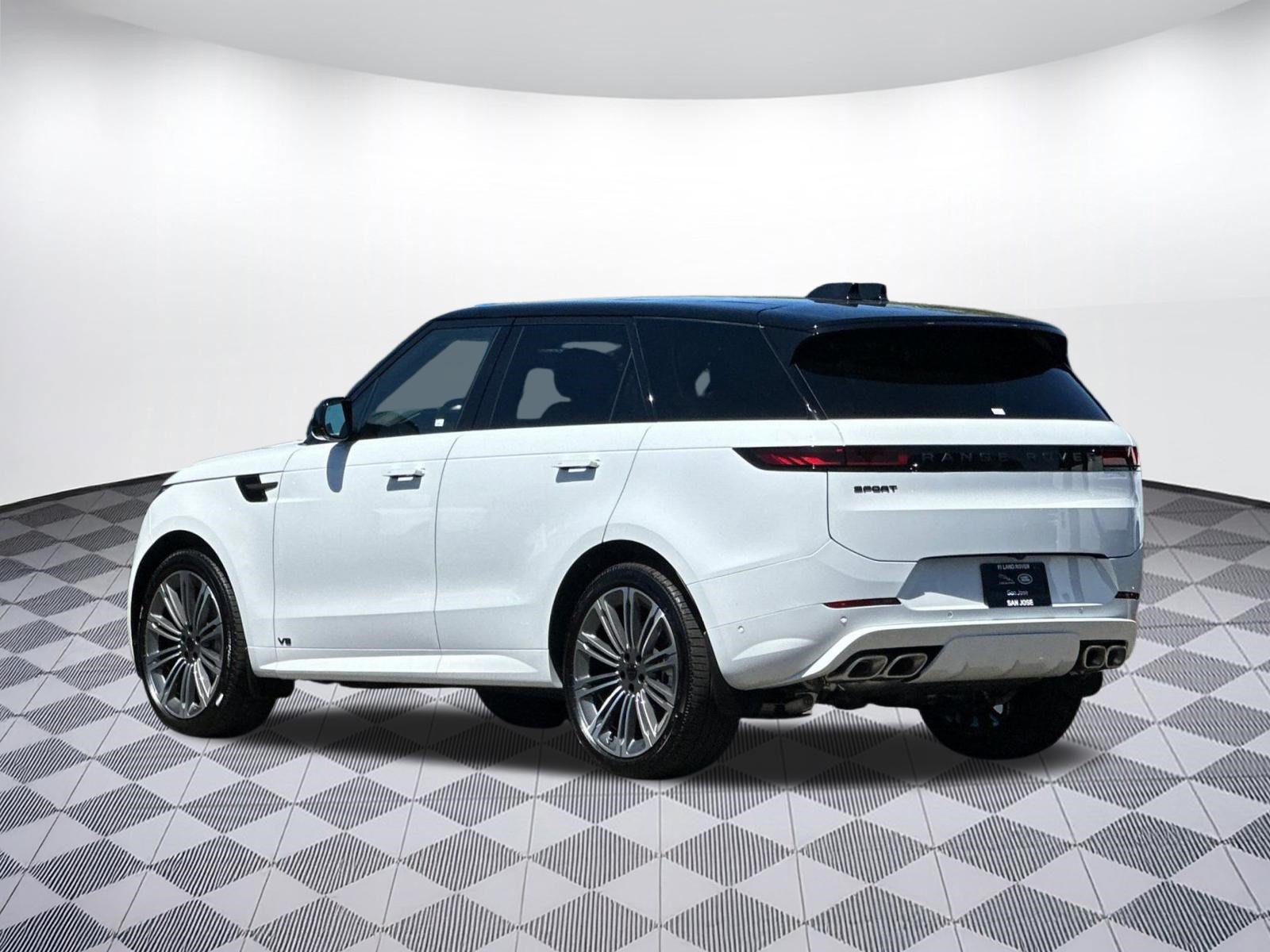 New 2026 Land Rover Range Rover Sport Dynamic SE AWD/4WD image 3