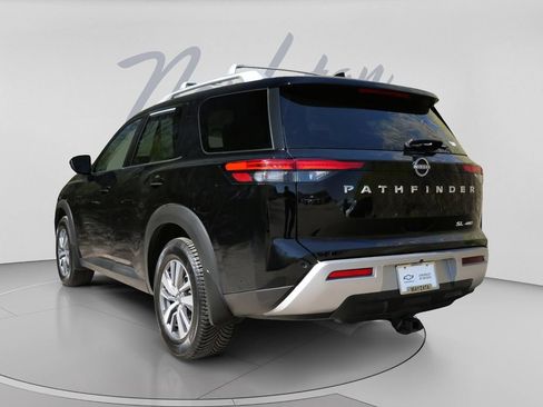 Used 2023 Nissan Pathfinder SL AWD/4WD image 5