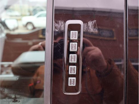 Used 2021 Ford F150 Lariat w/ Equipment Group 502A High image 15