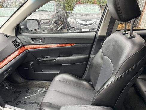 Used 2012 Subaru Outback 2.5i Limited w/ Moonroof Pkg AWD/4WD image 18