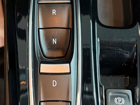 Used 2022 Chevrolet Bolt EUV Premier image 14