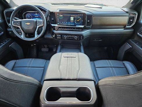 Used 2024 Chevrolet Silverado 2500 High Country w/ High Country Premium Package AWD/4WD image 18