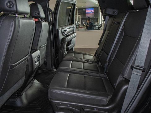 Used 2021 Chevrolet Tahoe Z71 w/ Luxury Package image 14