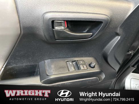 Used 2020 Toyota Tacoma SR w/ SX Package image 10