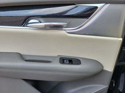 Used 2025 Cadillac XT6 Premium Luxury w/ LPO, Floor Liner Package AWD/4WD image 12