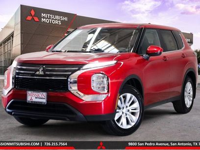 New 2025 Mitsubishi Outlander ES