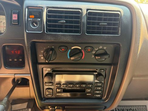 Used 2004 Toyota Tacoma 4x4 Xtracab V6 w/ SR5 Pkg image 22