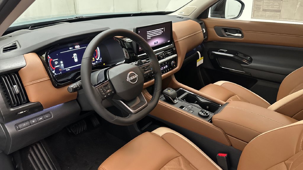 New 2026 Nissan Pathfinder Platinum w/ Lighting Package AWD/4WD image 22