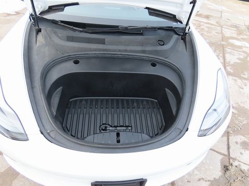 Used 2023 Tesla Model 3 Standard Range image 24