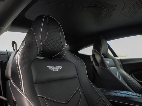 Used 2023 Aston Martin DBS Coupe RWD image 17