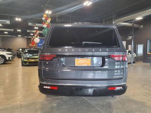 Used 2024 Jeep Wagoneer L Series II w/ Flexible Seating Group image 7