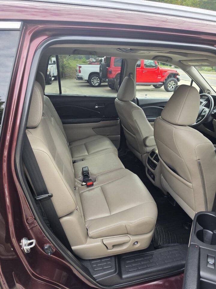 Used 2017 Honda Pilot Touring image 11