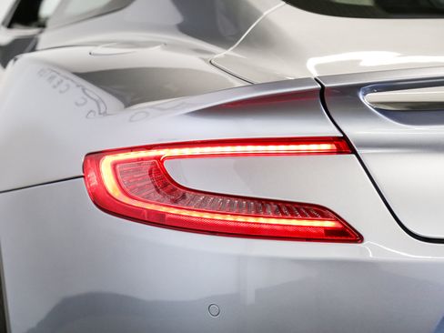 Used 2014 Aston Martin Vanquish Coupe RWD image 23