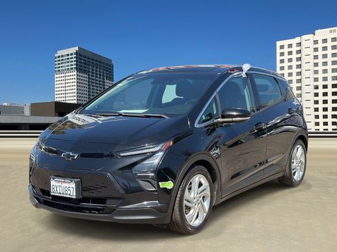 Used 2022 Chevrolet Bolt LT FWD image 2