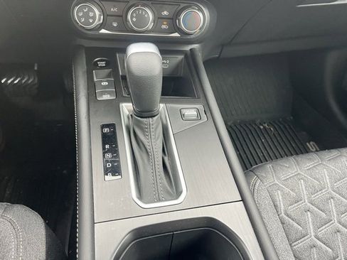 Certified 2025 Nissan Kicks SV image 21