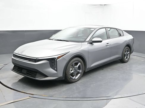 Used 2025 Kia K4 FWD image 8