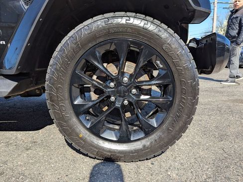Used 2021 Jeep Gladiator Overland AWD/4WD image 47