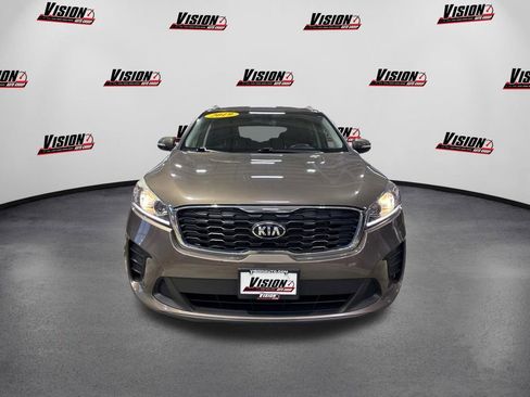 Used 2019 Kia Sorento LX w/ LX Convenience Package image 2