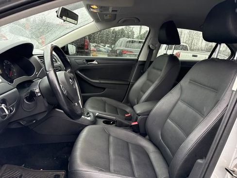 Used 2011 Volkswagen Jetta SE image 17
