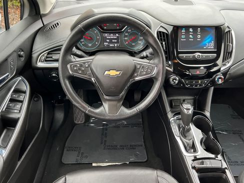 Used 2017 Chevrolet Cruze LT w/ Leather Package image 14
