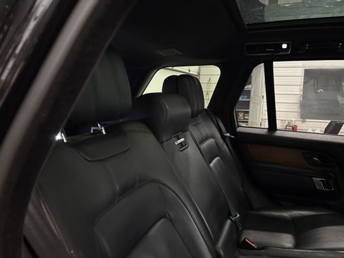 Used 2018 Land Rover Range Rover Autobiography image 34