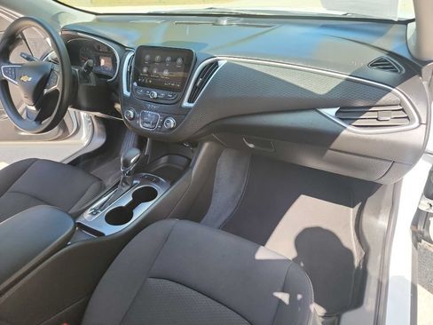 Used 2024 Chevrolet Malibu LS FWD image 32