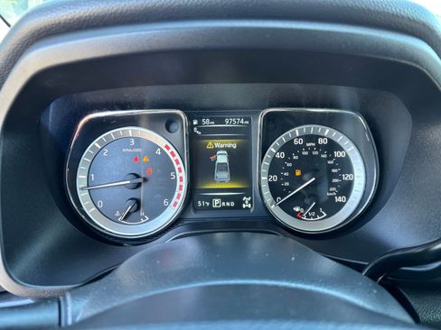 Used 2017 Nissan Titan SV AWD/4WD image 16