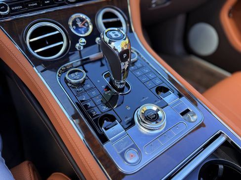 Used 2024 Bentley Continental GT V8 AWD/4WD image 40